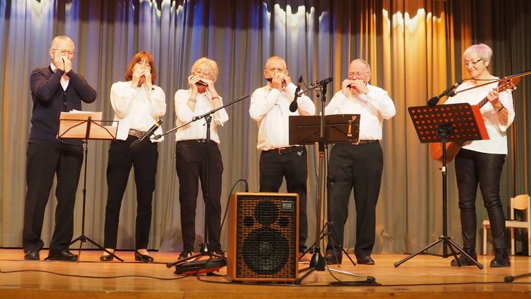 Die Mundharmonika-Gruppe "Glissando"